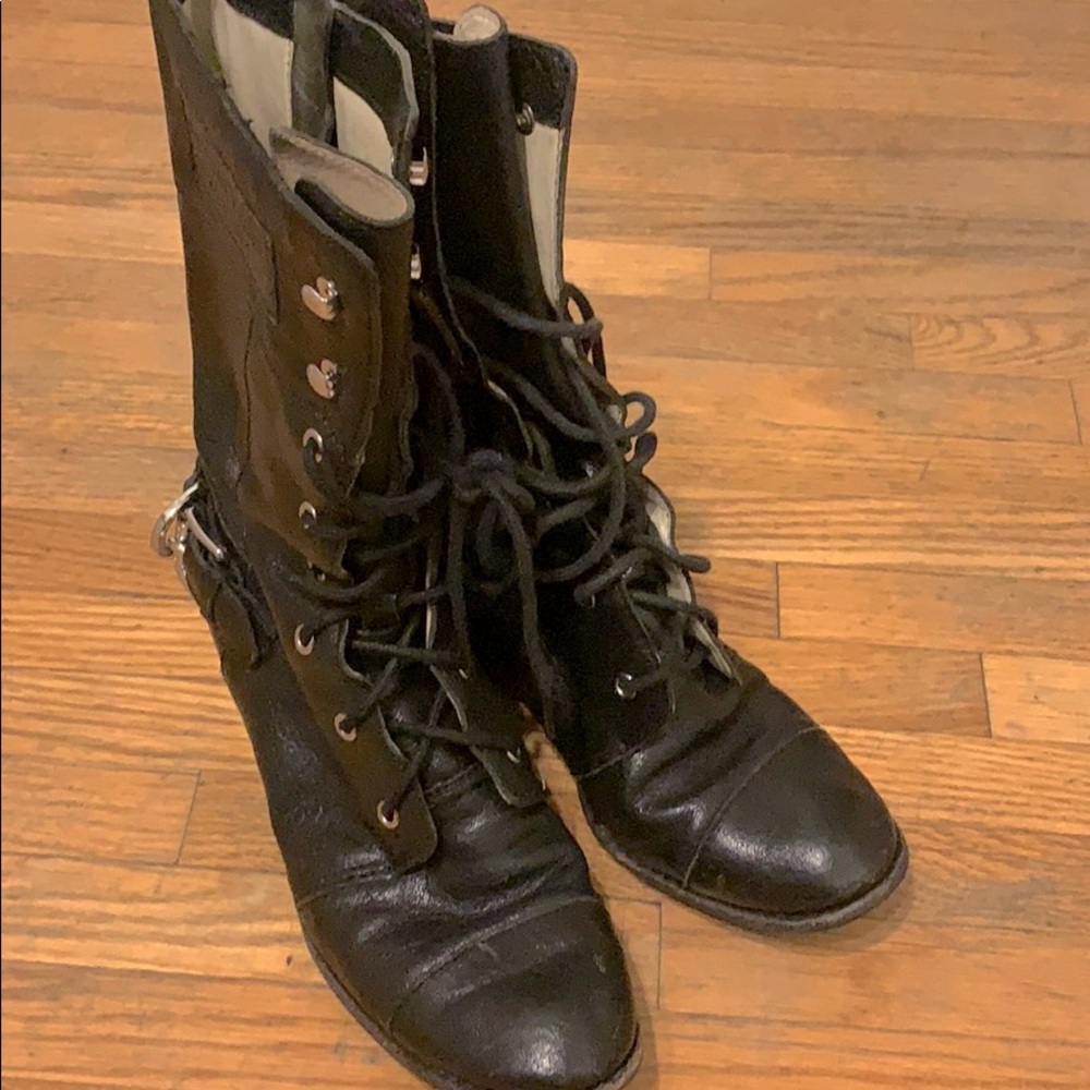 Cute army zipped boots